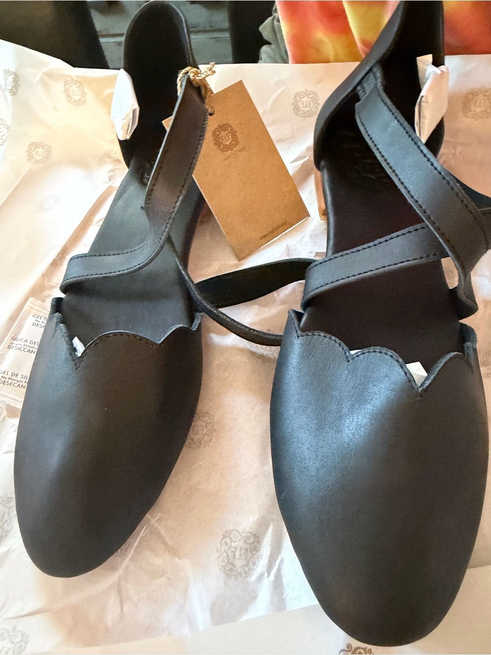 ELF Black mangrove cross-strap leather ballet flats size 10